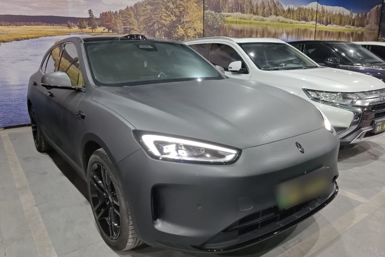 鸿蒙智行 问界M5 2024款 增程 Max RS 四驱高阶智驾版车身外观2