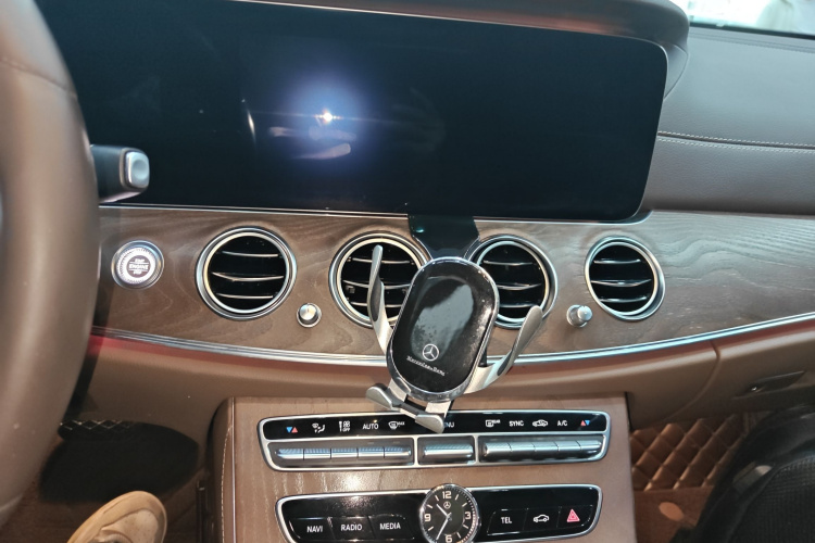 奔驰E级 2020款 改款 E 260 L局部细节16