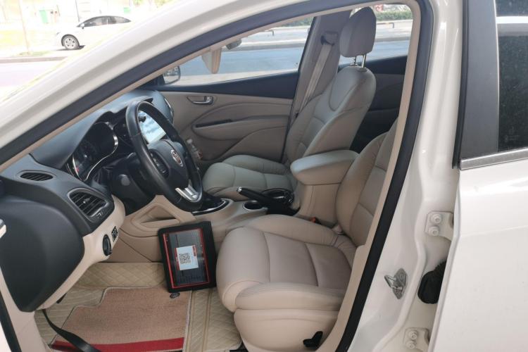 菲亚特 菲翔 2012款 1.4T 自动劲享版中控内饰19