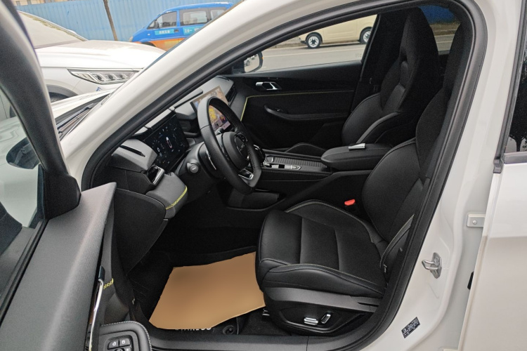 领克03 2023款 1.5TD DCT劲Pro中控内饰19