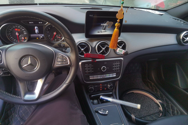 奔驰CLA 2018款 CLA 200 动感型中控内饰7002
