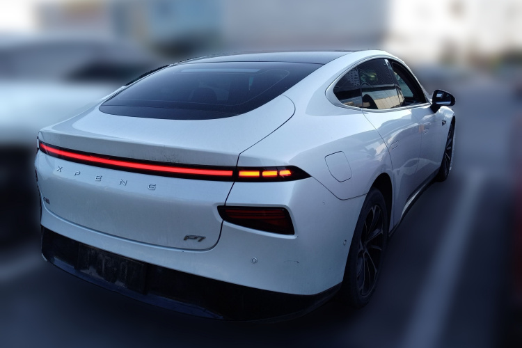 小鹏P7 2020款 586N车身外观7