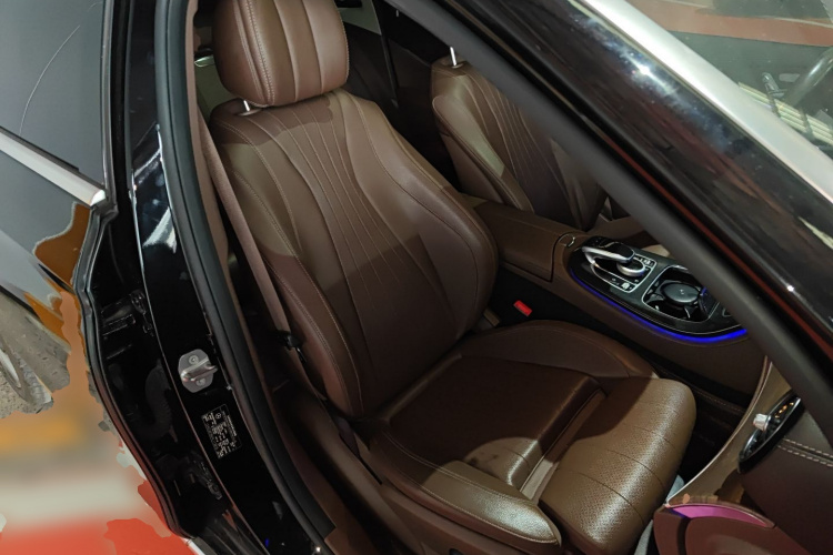 奔驰E级 2016款 E 200 L局部细节41