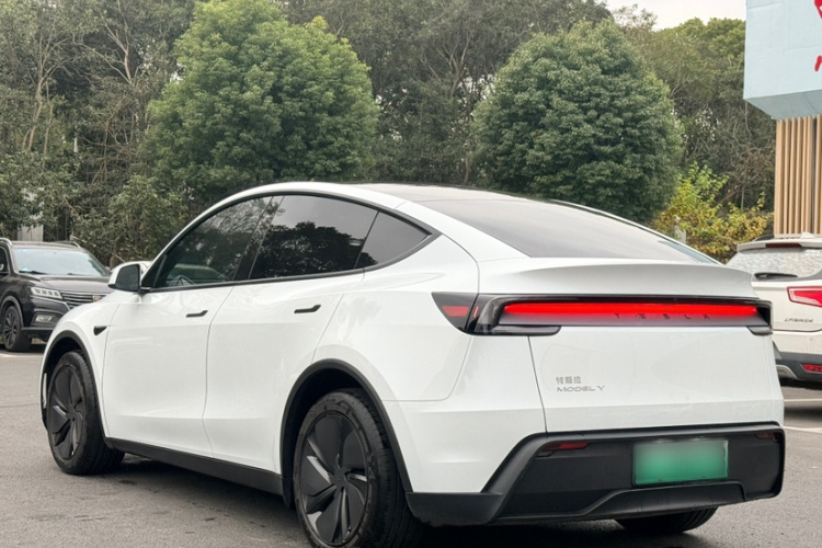 特斯拉 Model Y 2025款 后轮驱动版车身外观6003