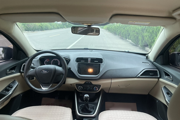 福特 福睿斯 2015款 1.5L 手动舒适型车身外观6002