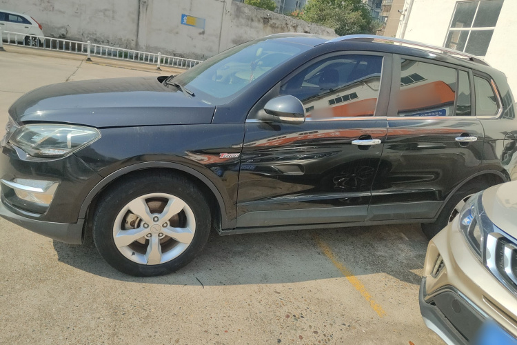 众泰 大迈X5 2015款 1.5T CVT知县型 国V车身外观4