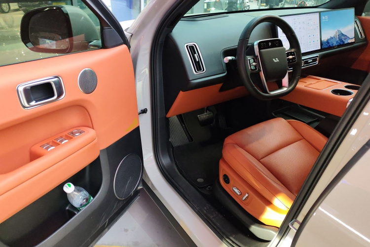 理想汽车 理想L6 2024款 Max中控内饰20