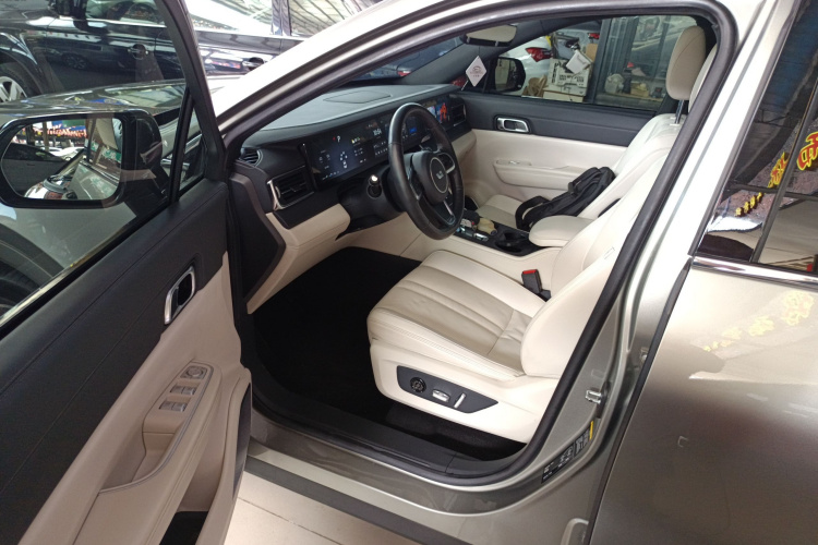 理想汽车 理想ONE 2020款 增程6座版中控内饰20