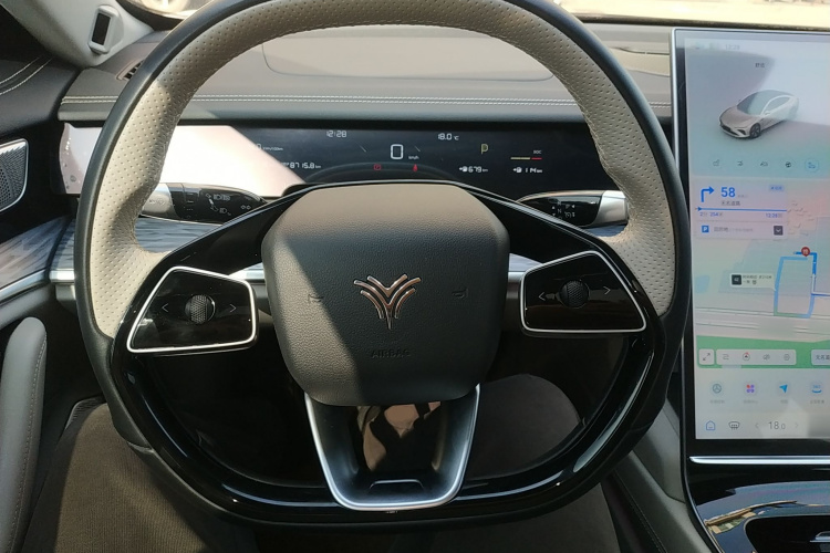 哪吒汽车 哪吒S 2022款 增程版 1160km 后驱中版中控内饰13