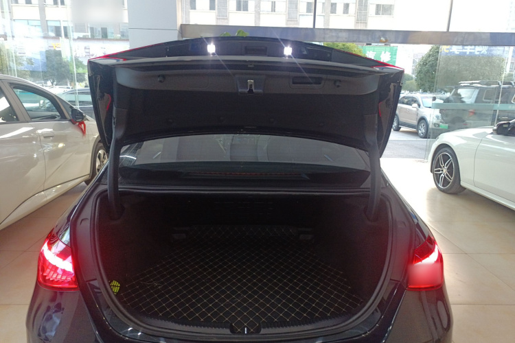 奔驰C级 2023款 C 260 L 皓夜运动版机舱底盘23