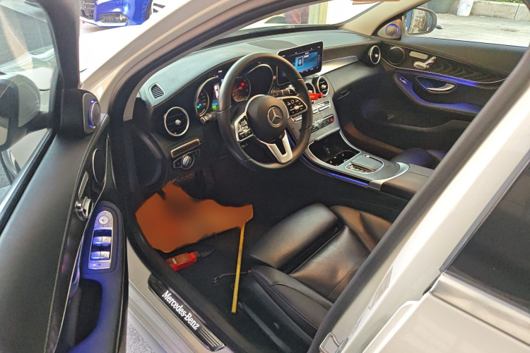 奔驰C级 2019款 C 260 L 运动版中控内饰7003