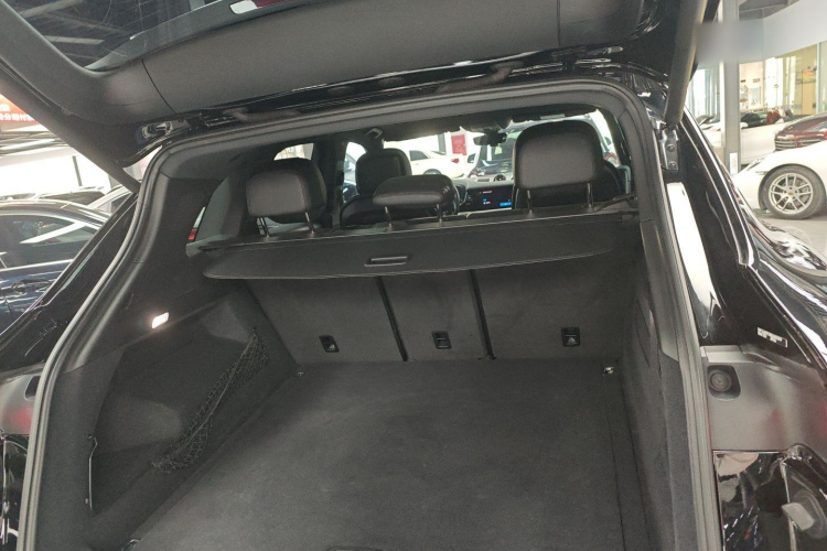 保时捷 2024款 Cayenne 3.0T机舱底盘23