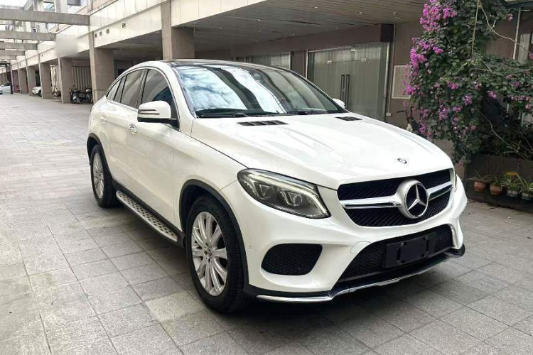 奔驰GLE轿跑 2017款 GLE 320 4MATIC 轿跑SUV车身外观6002