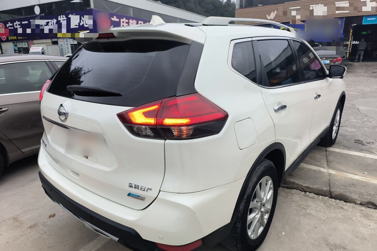 日产 奇骏 2017款 2.0L CVT舒适版 2WD车身外观7