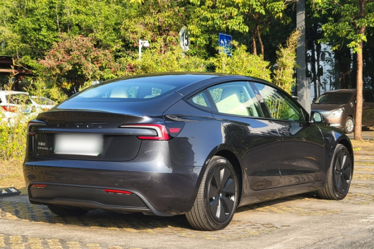 特斯拉 Model 3 2023款 后轮驱动版车身外观6003