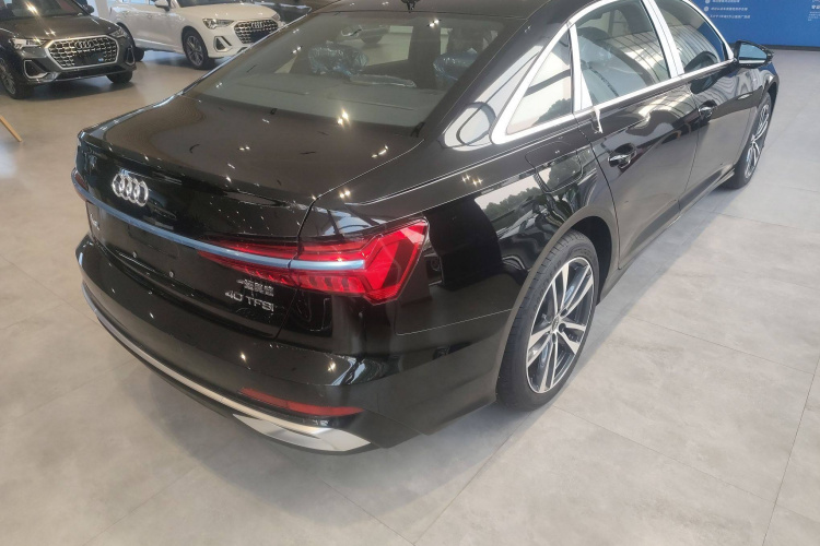 奥迪A6L 2025款 40 TFSI 豪华动感型车身外观6003