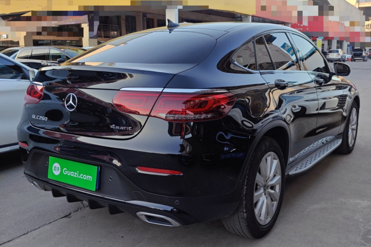 奔驰GLC轿跑 2021款 GLC 260 4MATIC 轿跑SUV车身外观7