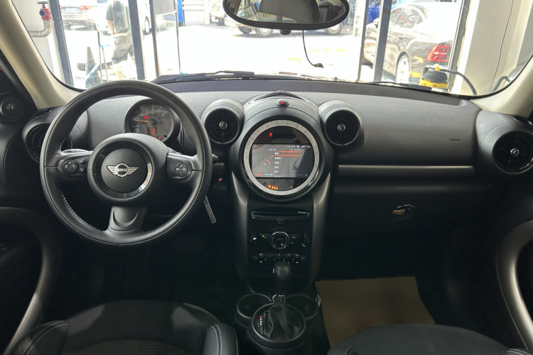 MINI Countryman 2016款 1.6T COOPER ALL4 Fun装备控中控内饰12
