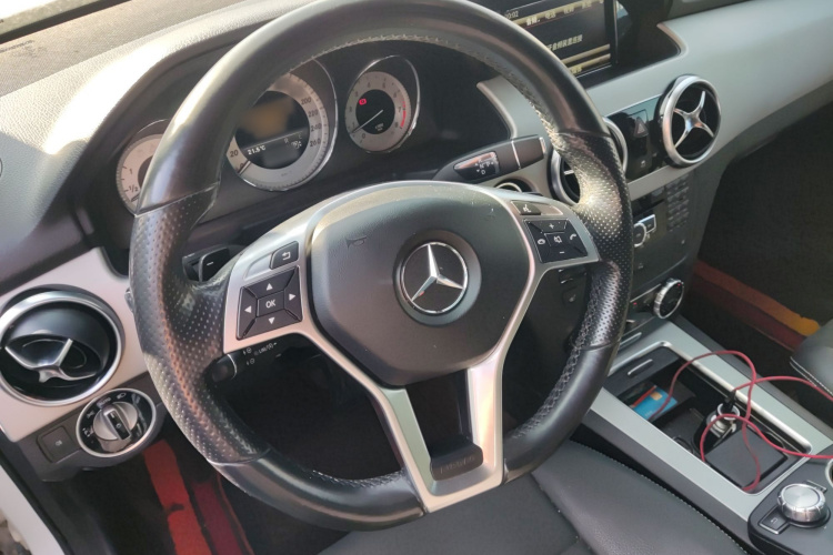 奔驰GLK级 2015款 GLK 300 4MATIC 时尚型 极致版局部细节13