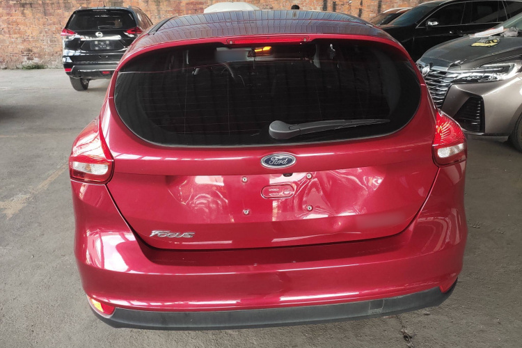 福特 福克斯 2018款 两厢经典 1.6L 自动舒适型智行版车身外观6004