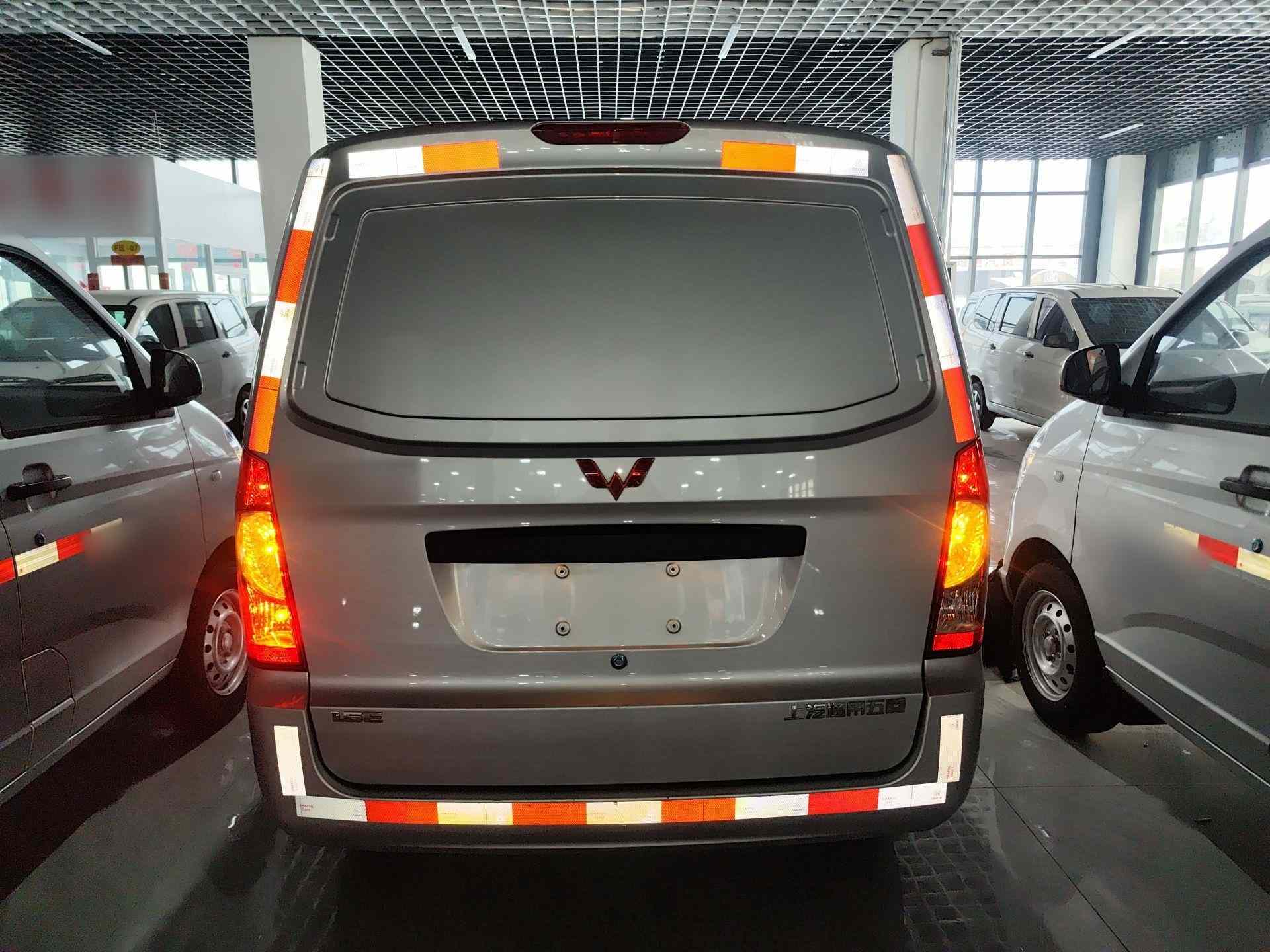 五菱汽车 五菱荣光S 2023款 1.5L 基本型封窗车 2座(3)