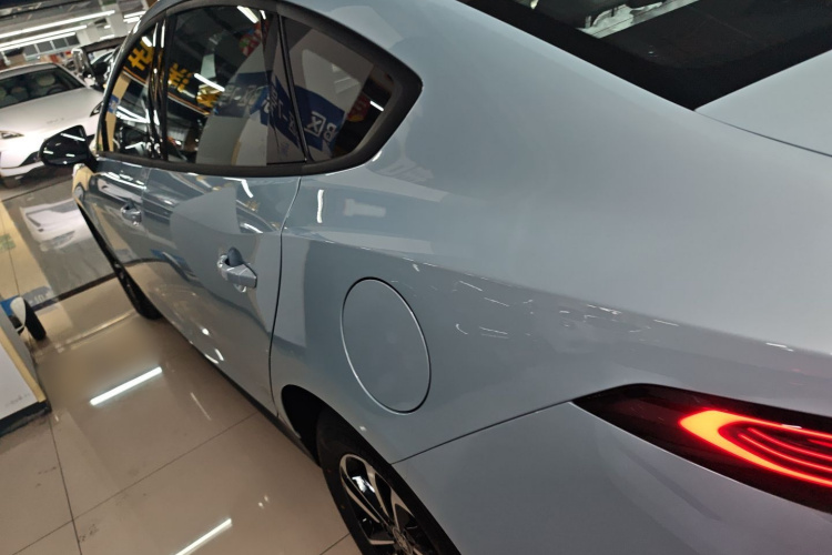 比亚迪 秦PLUS 2025款 DM-i 智驾版 128KM进取型车身外观6003