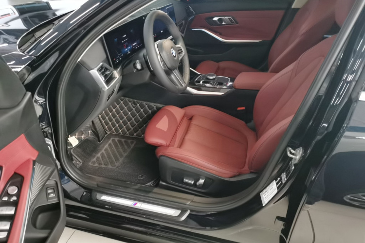 宝马3系 2023款 325Li M运动套装中控内饰7003