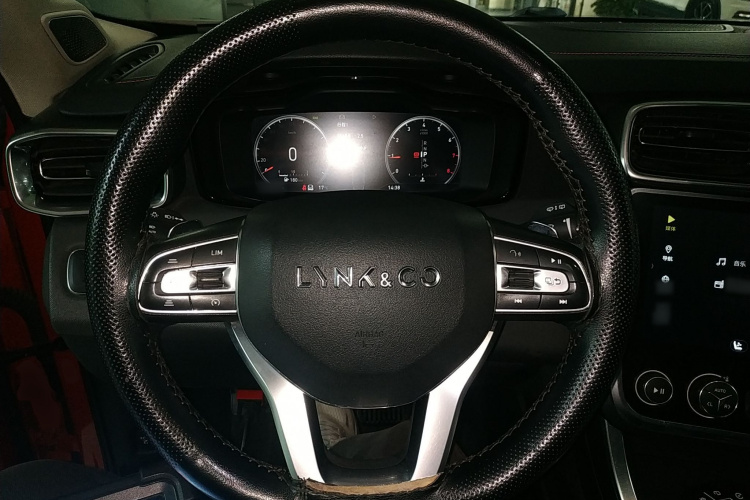 领克01 2017款 2.0T 四驱劲Pro版中控内饰13