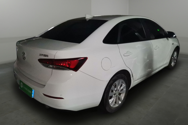 别克 英朗 2021款 改款 典范 1.5L 自动精英型车身外观7