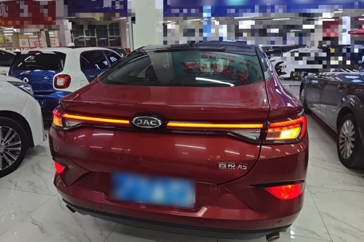 江汽集团 嘉悦A5 2020款 1.5T CVT超越型车身外观6