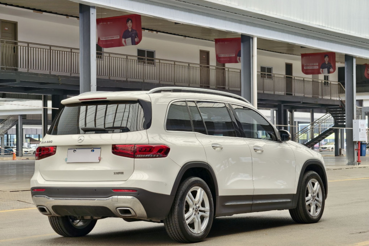 奔驰GLB 2022款 GLB 220 动感型车身外观6003