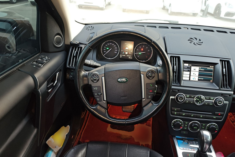 路虎 神行者2 2015款 2.0T Si4 XS典藏版中控内饰13