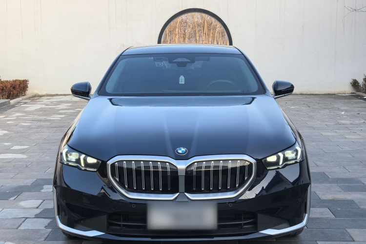 宝马5系 2025款 530Li 领先型 豪华套装车身外观6001