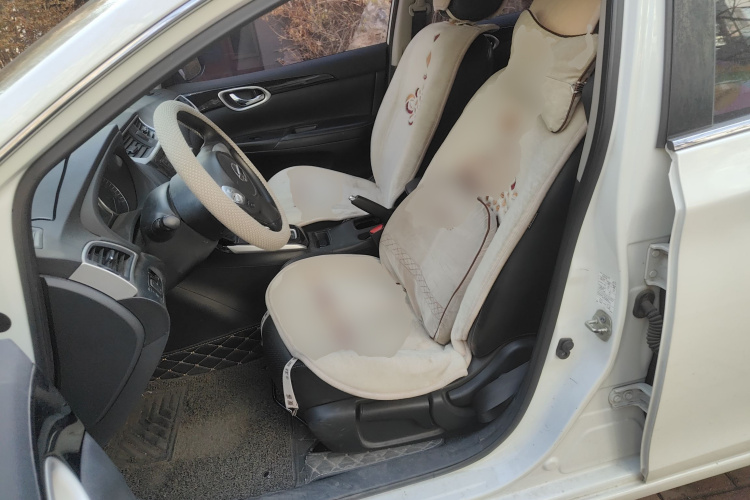 日产 轩逸 2016款 1.6XL  CVT尊享版中控内饰19