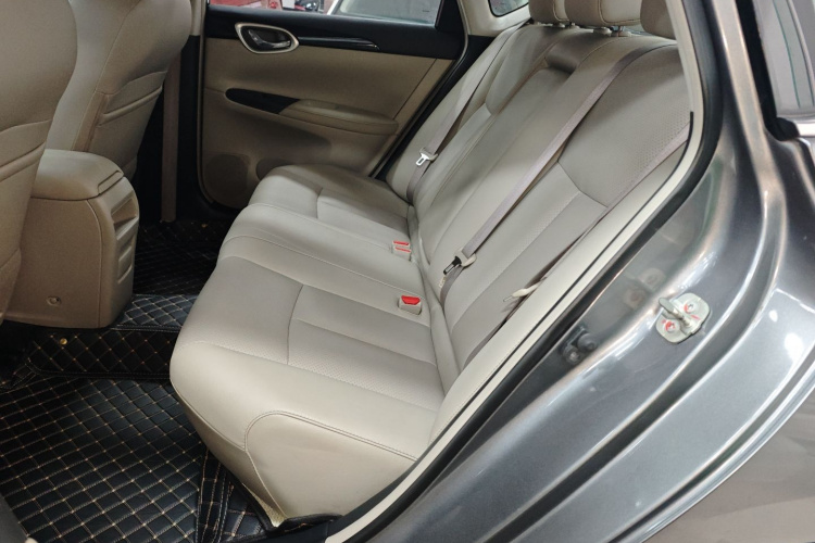 日产 轩逸 2018款 1.6XV CVT尊享版中控内饰21