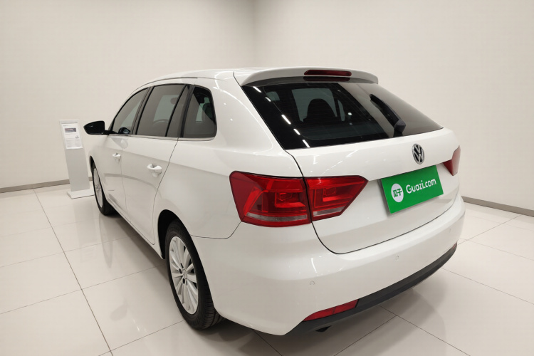 大众 朗行 2013款 1.6L 手动舒适型车身外观5