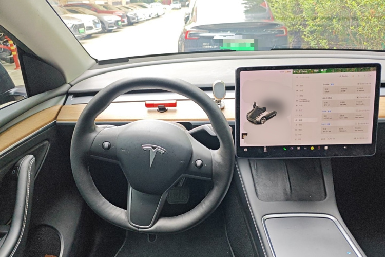 特斯拉 Model Y 2021款 长续航全轮驱动版中控内饰13