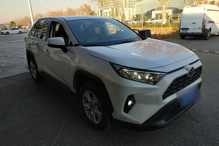 丰田 RAV4荣放 2023款 2.0L CVT两驱都市版车身外观6002