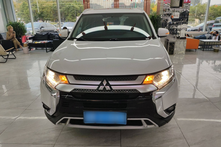 三菱 欧蓝德 2019款 2.0L 两驱畅享版 5座 国V车身外观6001