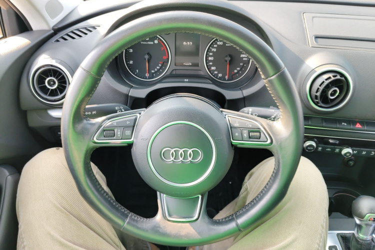 奥迪A3 2014款 Sportback 35 TFSI 自动舒适型中控内饰13