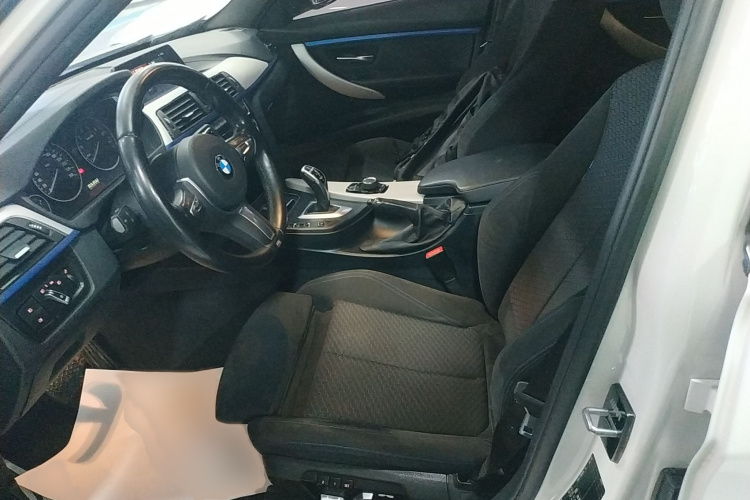 宝马3系 2018款 320i M运动套装局部细节19