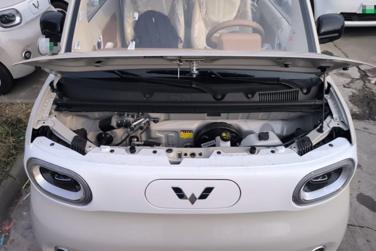 五菱汽车 宏光MINIEV 2024款 第三代 215km 青春版机舱底盘24