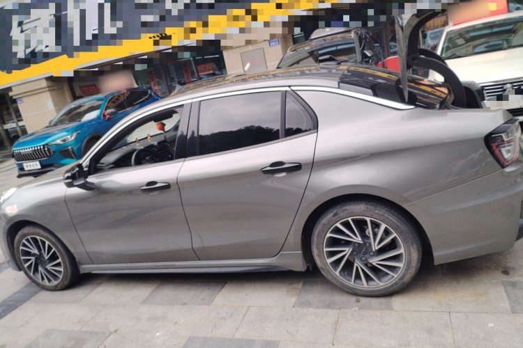 领克03 2021款 1.5TD DCT劲Plus车身外观4