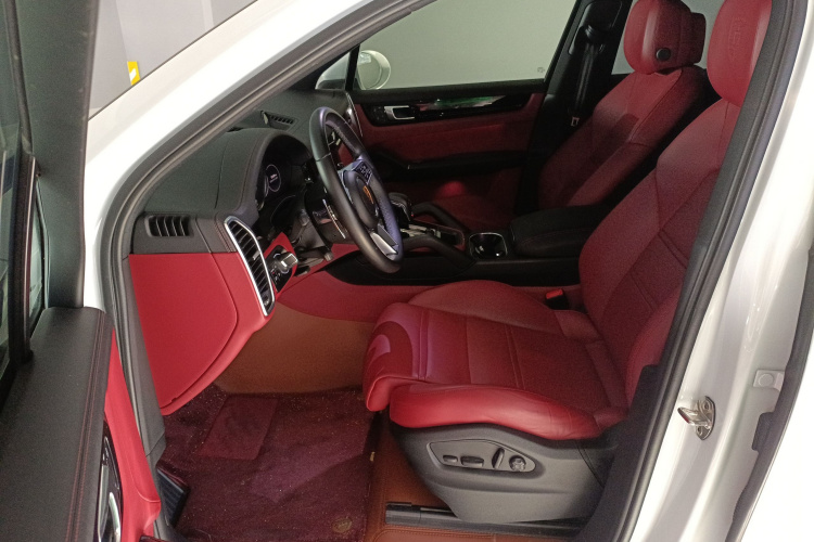 保时捷 Cayenne新能源 2023款 Cayenne E-Hybrid 2.0T局部细节19