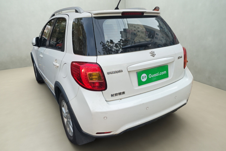 铃木 天语 SX4 2013款 1.6L 手动酷锐型车身外观5