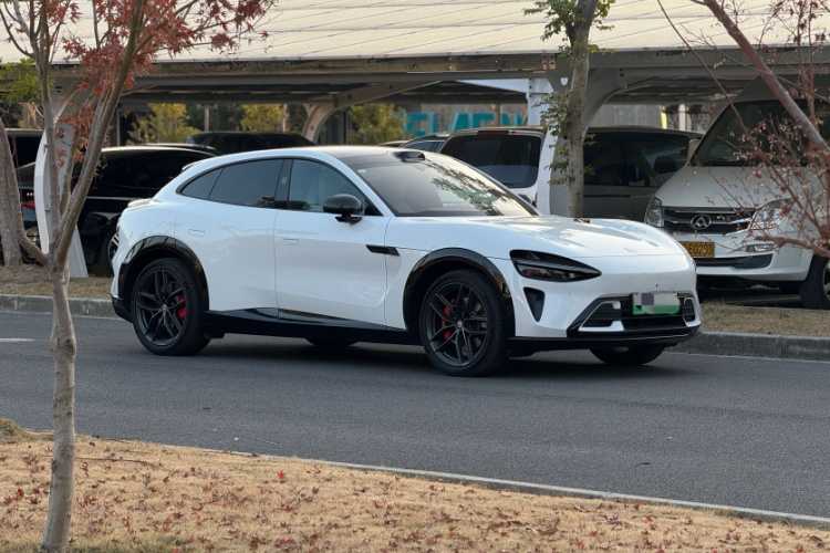 小米汽车 小米YU7 2025款 超长续航高性能四驱Max版车身外观6002