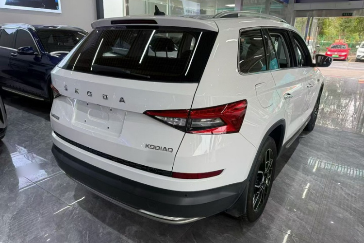斯柯达 柯迪亚克 2020款 TSI330 7座两驱豪华优享版车身外观6011