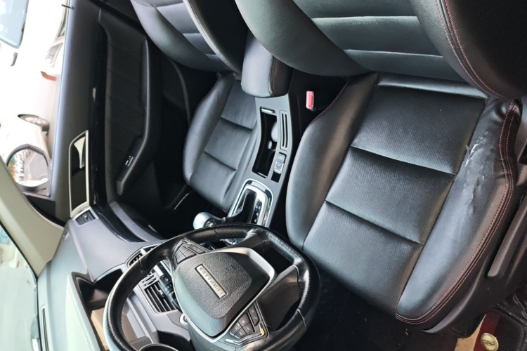 猎豹汽车 猎豹CS10 2017款 2.0T 自动都市型中控内饰19