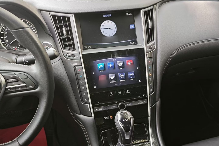 英菲尼迪Q50L 2018款 2.0T 舒适版 国VI中控内饰7003