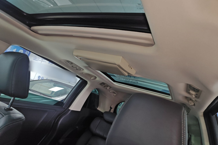 本田 艾力绅 2016款 2.4L 至尊版中控内饰22